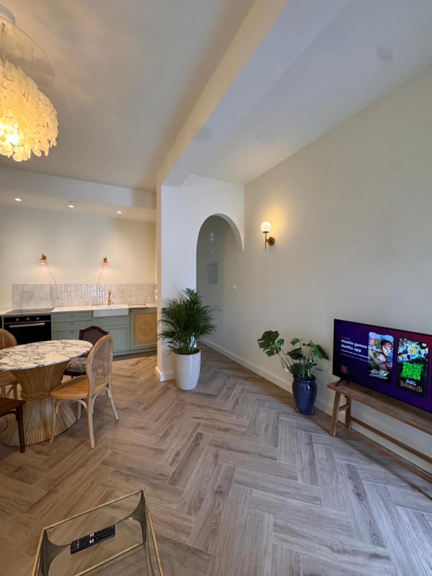 Liberty House - Central Two Bedroom Apartments ニコシア エクステリア 写真